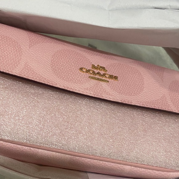 Hailey Flap - Powder Pink - Picture 1 of 8